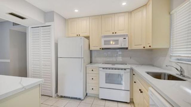 310 S J Street 2, Lake Worth Beach, FL 33460