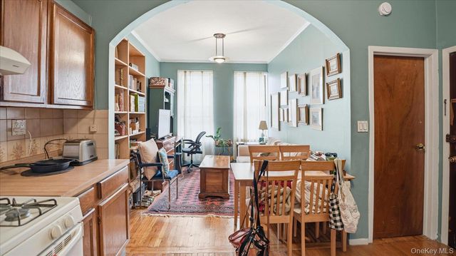 43-06 34 Avenue, Astoria, NY 11101