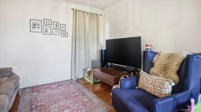 43-06 34 Avenue, Astoria, NY 11101