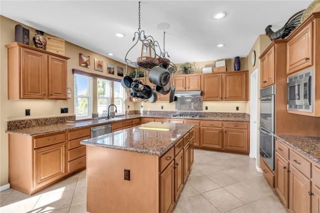 14143 Ashton Lane, Riverside, CA 92508