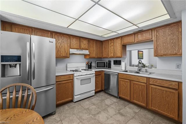 740 Quesnel DR, Virginia Beach, VA 23454