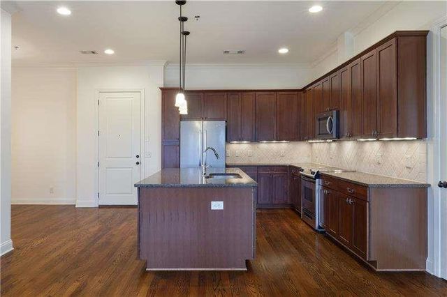 360 CHAMBERS Street 208, Woodstock, GA 30188