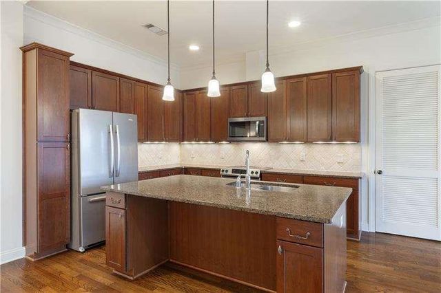 360 CHAMBERS Street 208, Woodstock, GA 30188