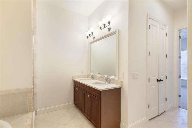 360 CHAMBERS Street 208, Woodstock, GA 30188