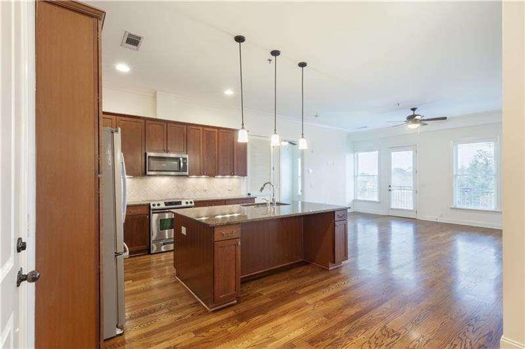 360 CHAMBERS Street 208, Woodstock, GA 30188