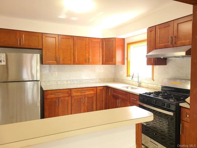 6473 Ellwell Crescent 1st Floor, Rego Park, NY 11374