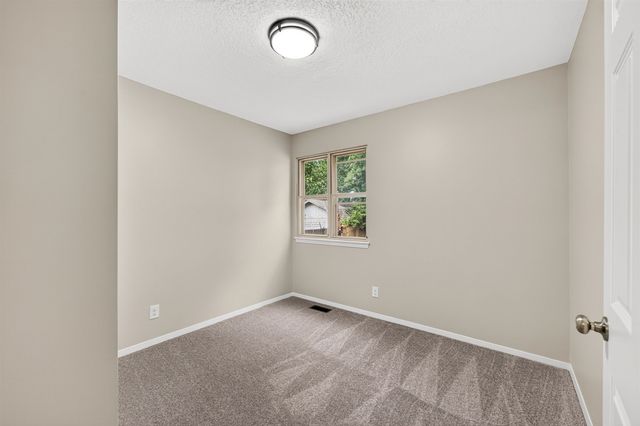 2219 N Basswood Ct, Derby, KS 67037
