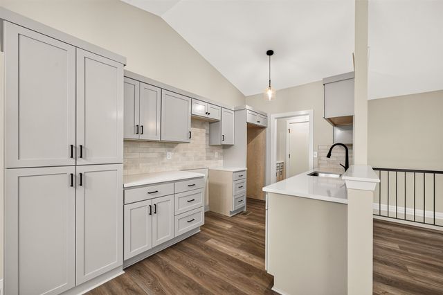 2219 N Basswood Ct, Derby, KS 67037