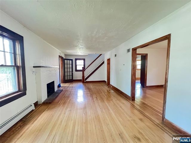 325 Bogert Avenue, Ridgewood, NJ 07450