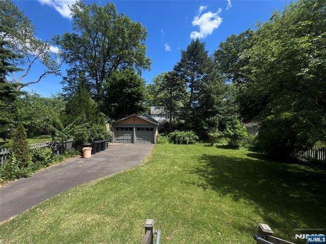 325 Bogert Avenue, Ridgewood, NJ 07450