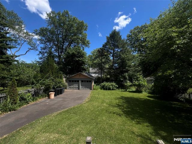325 Bogert Avenue, Ridgewood, NJ 07450