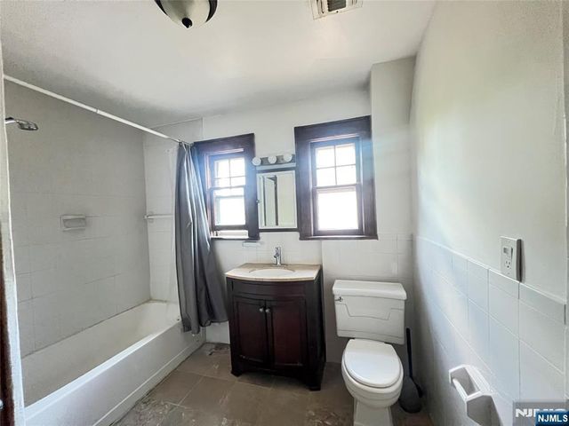 325 Bogert Avenue, Ridgewood, NJ 07450