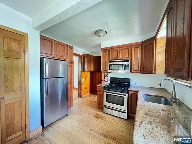 325 Bogert Avenue, Ridgewood, NJ 07450