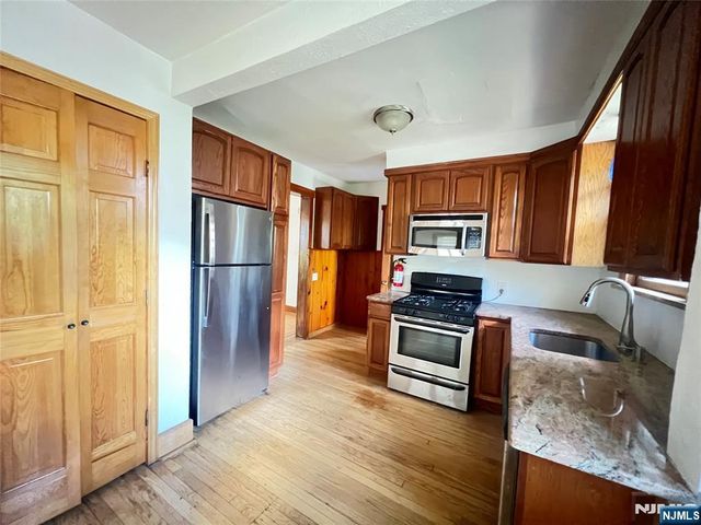 325 Bogert Avenue, Ridgewood, NJ 07450