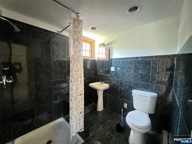325 Bogert Avenue, Ridgewood, NJ 07450