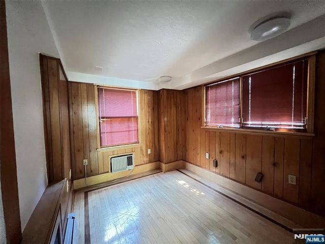 325 Bogert Avenue, Ridgewood, NJ 07450