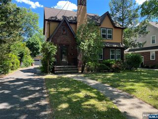 325 Bogert Avenue, Ridgewood, NJ 07450