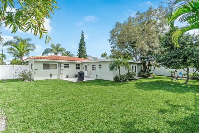 501 SW 8th Terrace, Boca Raton, FL 33486