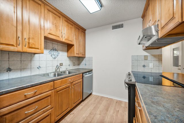 5100 Lasalle Drive, Arlington, TX 76016