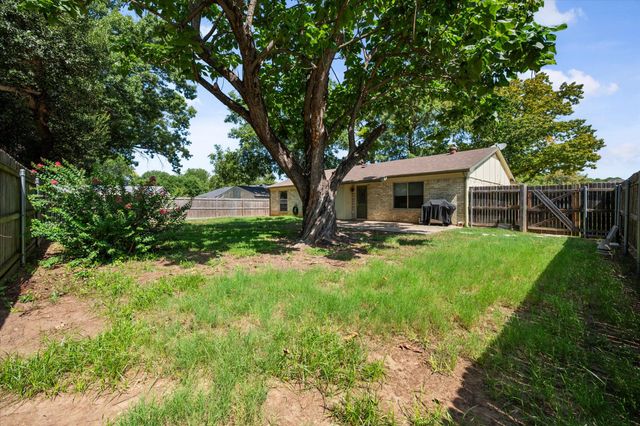 5100 Lasalle Drive, Arlington, TX 76016