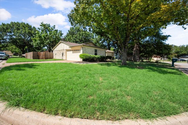 5100 Lasalle Drive, Arlington, TX 76016