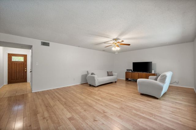 5100 Lasalle Drive, Arlington, TX 76016