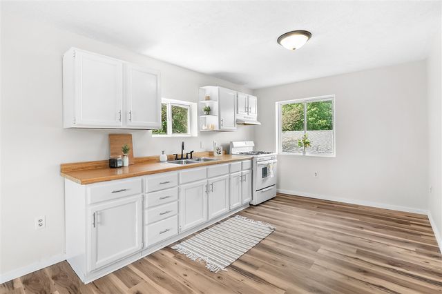 105 N George Street, Decatur, MI 49045