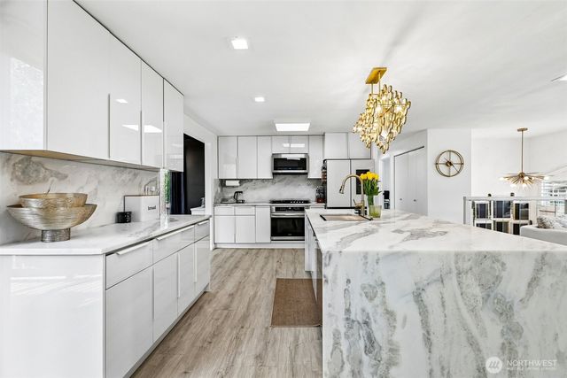 9232 NE 139th Street, Kirkland, WA 98034