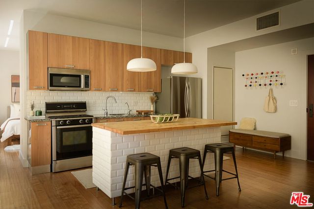 460 S Spring Street 810, Los Angeles, CA 90013