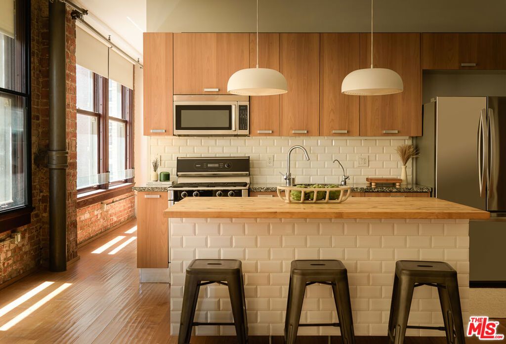 460 S Spring Street 810, Los Angeles, CA 90013