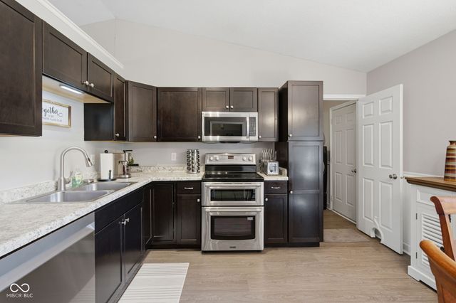 2230 Whitecliff Drive, Indianapolis, IN 46234