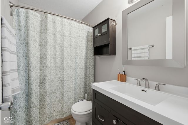 2230 Whitecliff Drive, Indianapolis, IN 46234