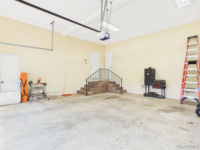 801 Wynwood Drive, Prattville, AL 36067