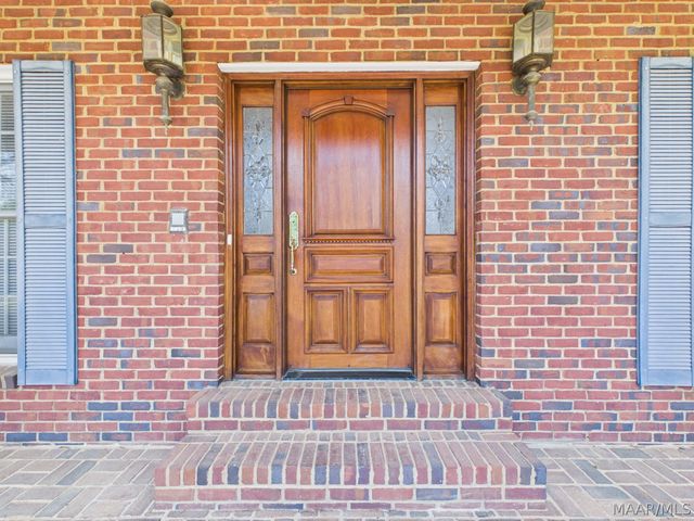 801 Wynwood Drive, Prattville, AL 36067