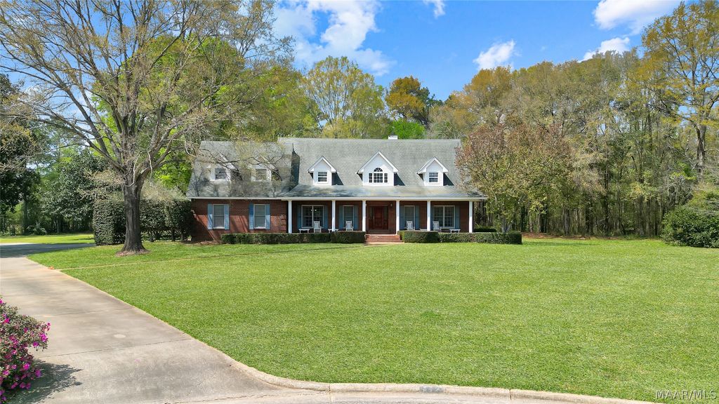 801 Wynwood Drive, Prattville, AL 36067
