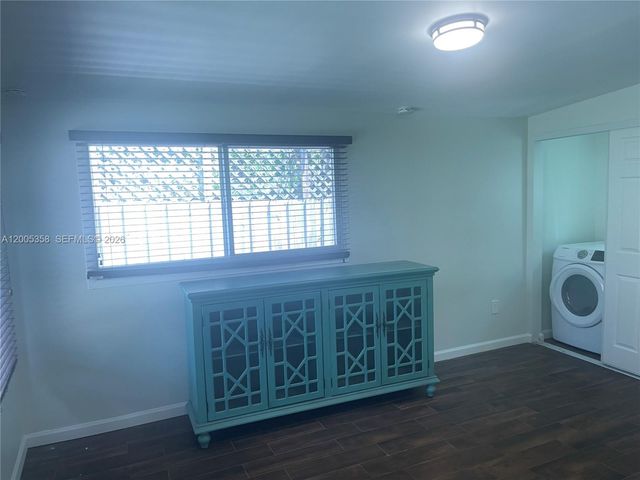554 NE 74th St 2, Miami, FL 33138