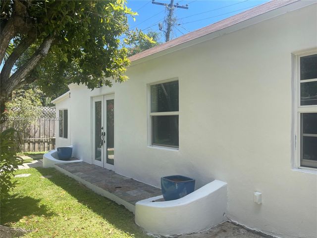 554 NE 74th St 2, Miami, FL 33138