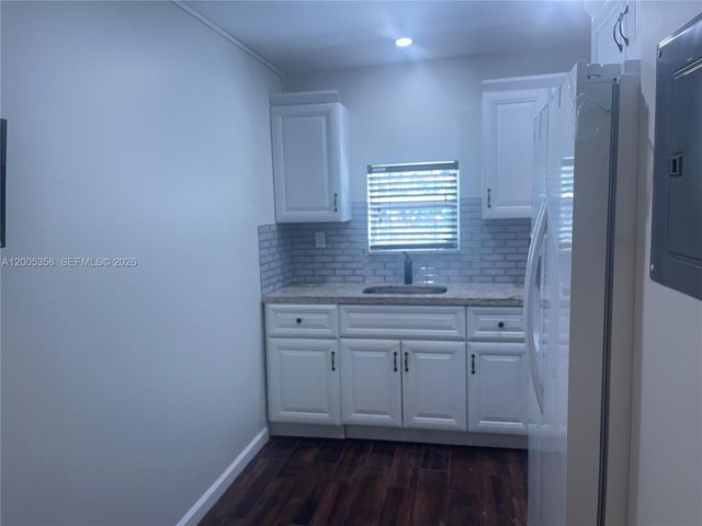 554 NE 74th St 2, Miami, FL 33138