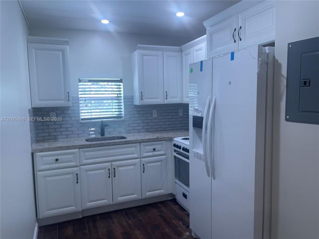 554 NE 74th St 2, Miami, FL 33138
