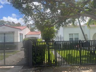 554 NE 74th St 2, Miami, FL 33138