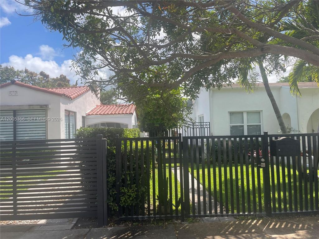 554 NE 74th St 2, Miami, FL 33138