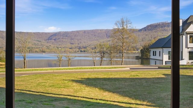190 Captains Way, Jasper, TN 37347