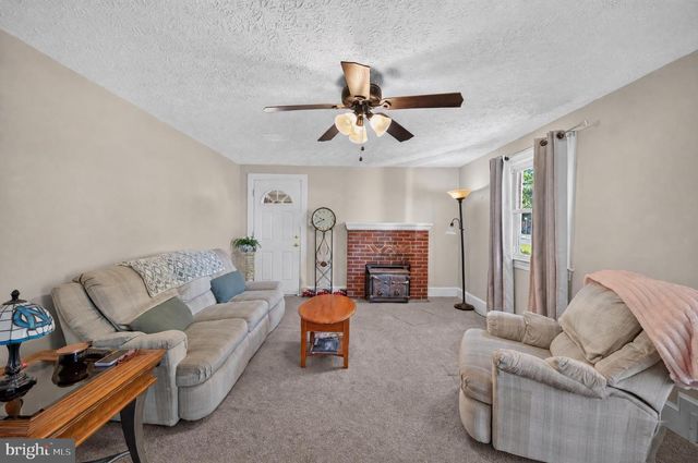 1232 STRASBURG RD, Front Royal, VA 22630