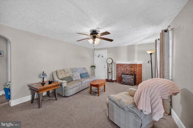 1232 STRASBURG RD, Front Royal, VA 22630