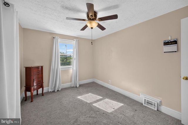 1232 STRASBURG RD, Front Royal, VA 22630