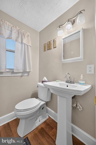 1232 STRASBURG RD, Front Royal, VA 22630