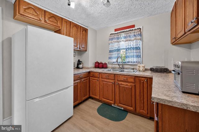 1232 STRASBURG RD, Front Royal, VA 22630
