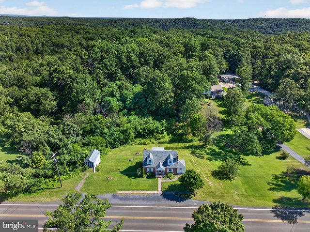 1232 STRASBURG RD, Front Royal, VA 22630
