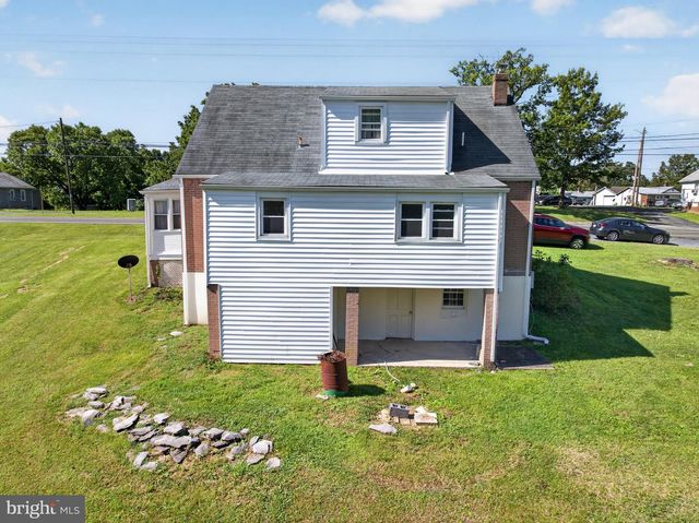 1232 STRASBURG RD, Front Royal, VA 22630