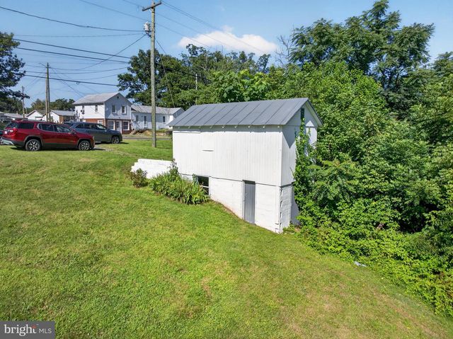 1232 STRASBURG RD, Front Royal, VA 22630
